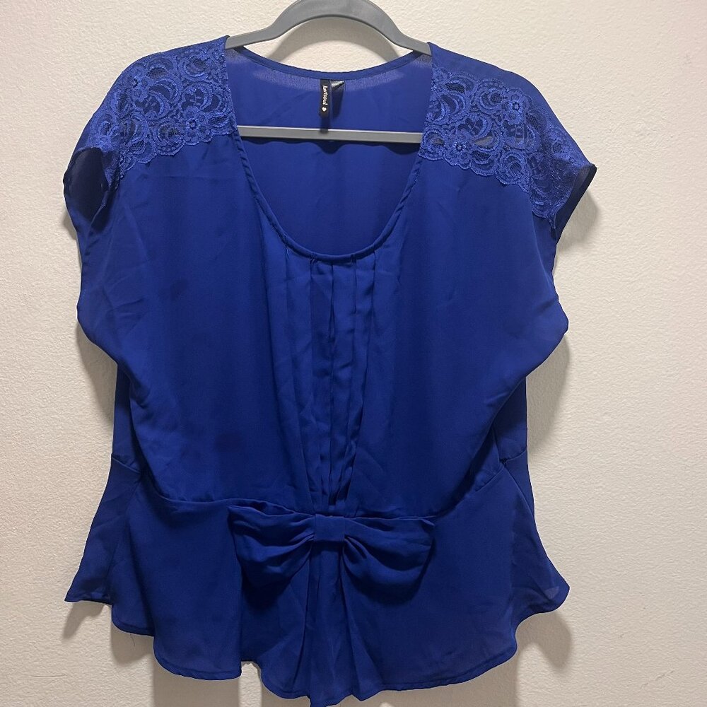 Heart Soul Women’s Size XL Blue Ruffle Front Bow Stretch Blouse